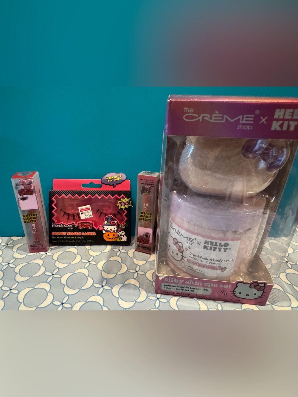 x Hello Kitty/Creme’ Silky Skin Spa Set , 2 Blushes and Lashes